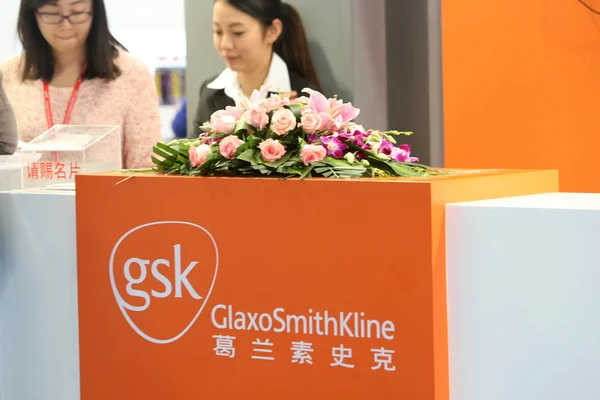 Clerks Work Stand Glaxosmithkline Gsk Exhibition Shanghai China May 2013 — Stock Photo, Image