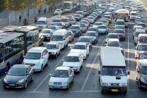 Massor Fordon Ses Trafikstockning Väg Rusningstid Peking Kina November 2014 — Stockfoto