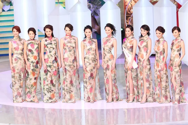 Concorrenti Del Concorso Miss Hong Kong 2014 Sfilata Serata Indossando — Foto Stock