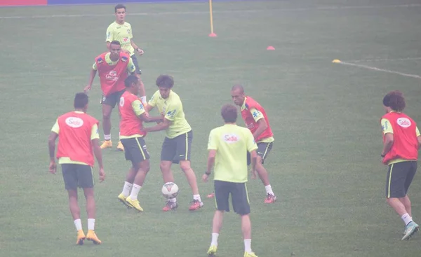 Futbolistas Brasileños Participan Una Sesión Entrenamiento Smog Pesado Para Super — Foto de Stock