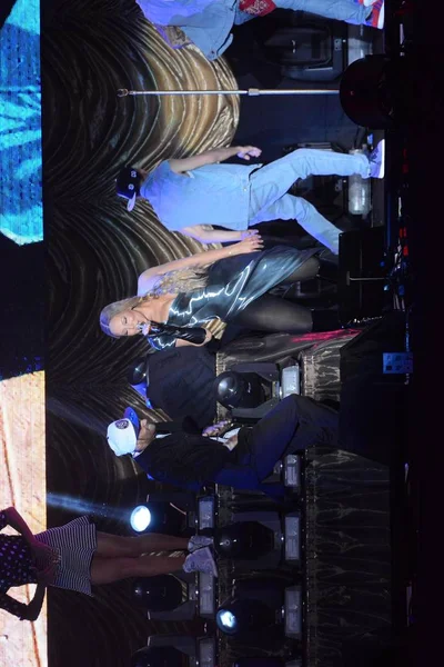 2014年10月26日 美国歌手玛丽亚 凯里在台湾台北举行的演唱会上表演 — 图库照片