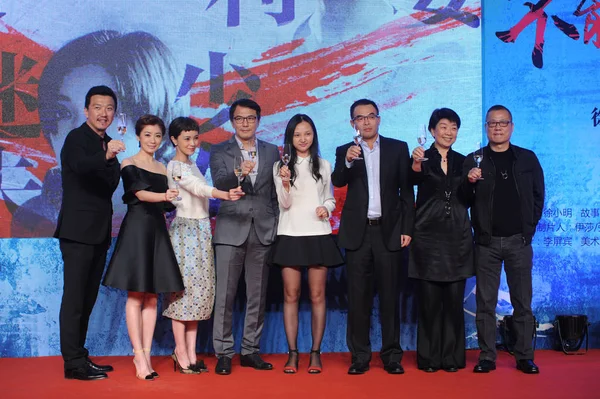 左から 台湾の監督ワン ウェイミン 女優のアッサ チアとアンバー 俳優のレオン ゲストが2014年10月8日 北京で行われた新作映画 セックス アピール — ストック写真