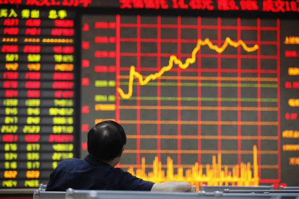 Investor Cina Melihat Harga Saham Merah Untuk Kenaikan Harga Dan — Stok Foto