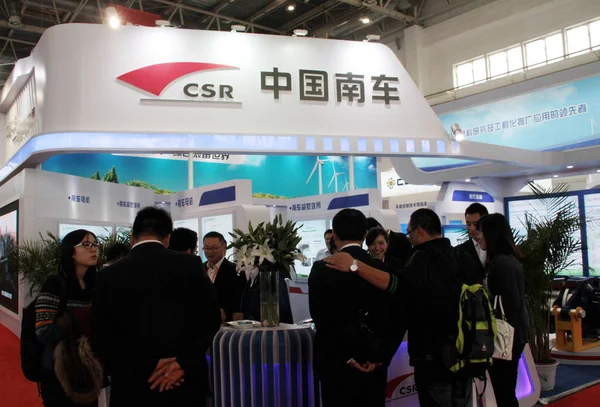 Besökare Publiken Monter Csr China South Locomotive Rullande Materiel Corporation — Stockfoto