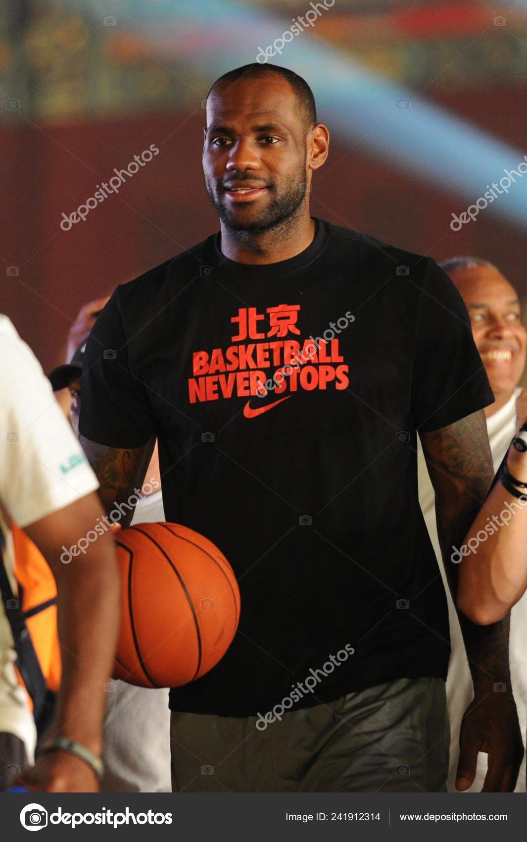 Суперзвезда Нба Леброн Джеймс Майами Хит Улыбается Время Встречи.