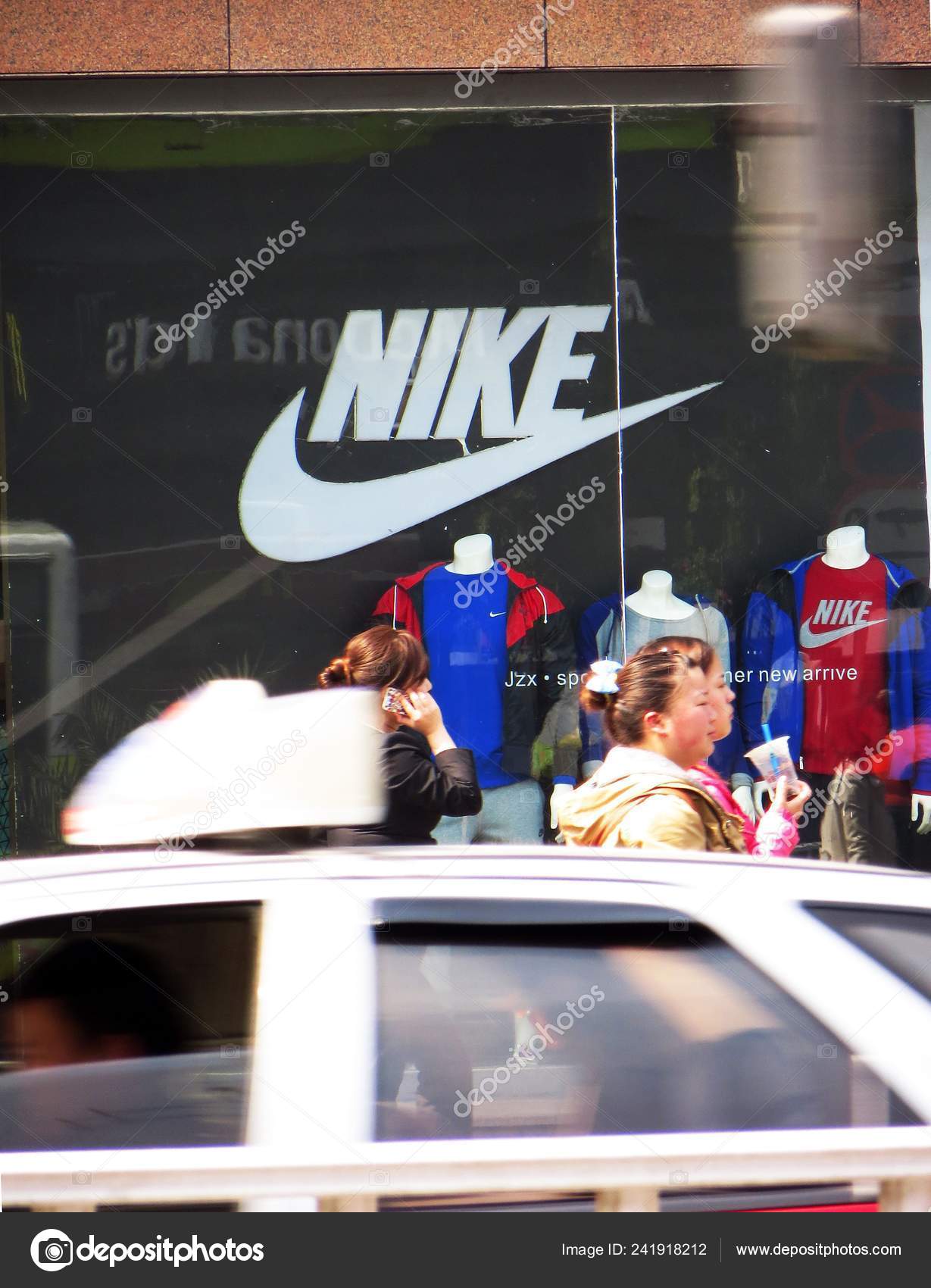 loja de roupas da nike
