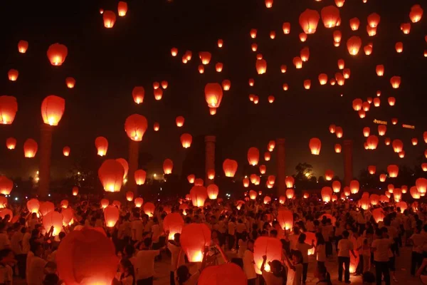 Local Residents Release Sky Lanterns Celebrate Mid Autumn Festival Yichun — Stock Photo, Image