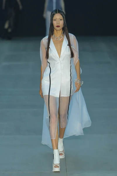 Modell Visar Skapelse Pargay Modevisning Kina Fashion Week Vår Sommar — Stockfoto