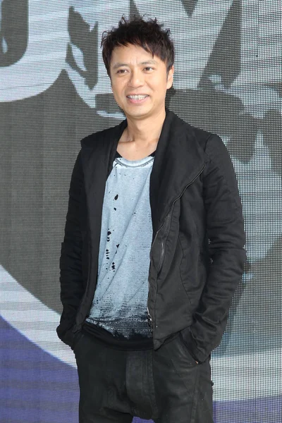 普遍的な音楽グループ Umg 中国での会員カードのプロモーション イベントでの香港歌手スター李ポーズ 2014 — ストック写真