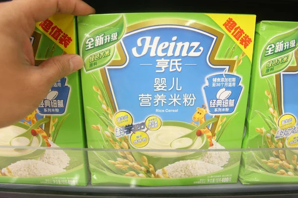 Zákaznický Obchod Karton Obilniny Heinz Rice Supermarketu Šanghaji Čína Srpna — Stock fotografie