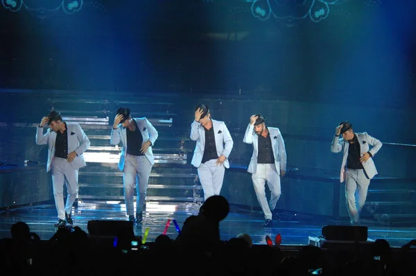 Leden Van Amerikaanse Popgroep Backstreet Boys Uitvoeren Bij Een Concert — Stockfoto
