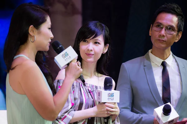Actriz Hong Kong Vivian Chow Prepara Para Hablar Durante Una —  Fotos de Stock