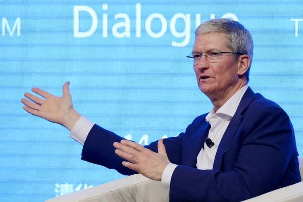 Tim Cook Vezérigazgatója Apple Inc Beszél Párbeszédet Qian Ying Dékán — Stock Fotó