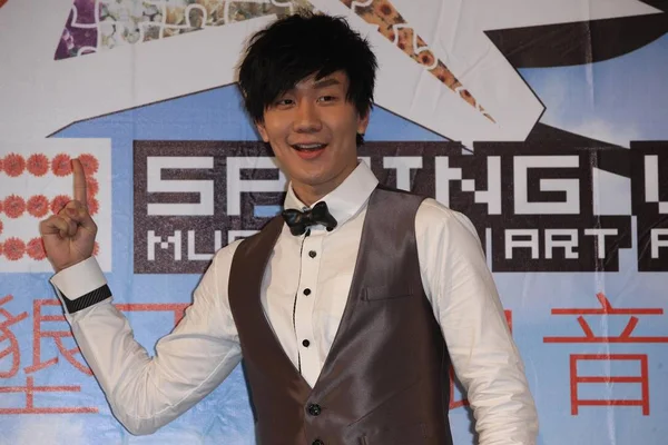 2012 日の台北 台湾の音楽祭の記者会見の間にシンガポールの歌手 ポーズします — ストック写真
