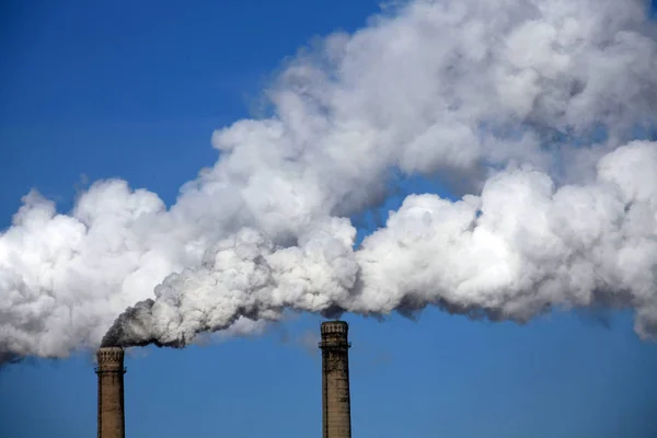 Sűrű Füst Mentesül Kémények Egy Széntüzelésű Erőmű Jilin Város Észak — Stock Fotó