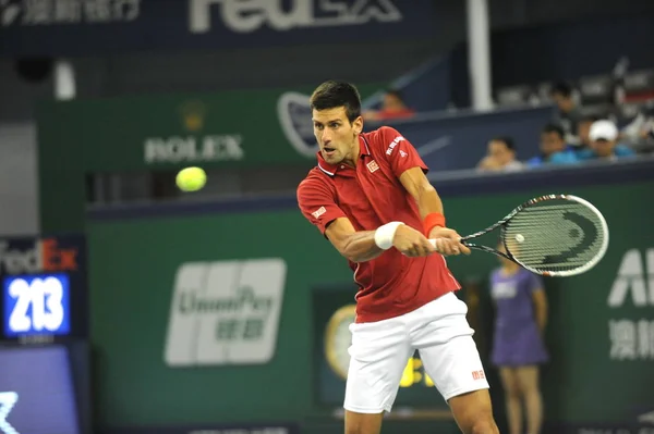 Novak Djokovic Serbie Retourne Tir Dominic Thiem Australie Deuxième Tour — Photo