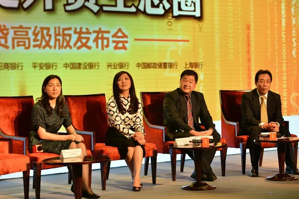 Миньчжи Второй Слева Вице Президент Alibaba Group Руководители Китайских Банков — стоковое фото
