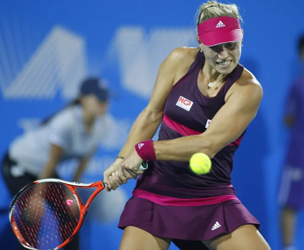 Angelique Kerber Της Γερμανίας Επιστρέφει Έναν Πυροβολισμό Στην Ελίνα Svitolina — Φωτογραφία Αρχείου