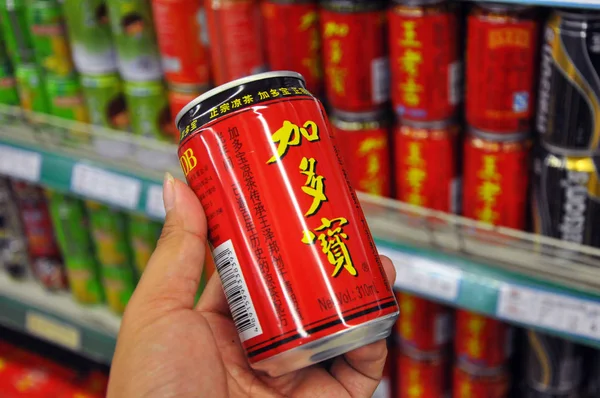 Ein Kunde Kauft Jiaduobao Kräutertee Einem Supermarkt Der Stadt Rizhao — Stockfoto