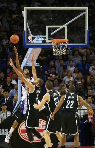 Rudy Gay Sacramento Kings Left Fordert Jerome Jordan Brooklyn Nets — Stockfoto