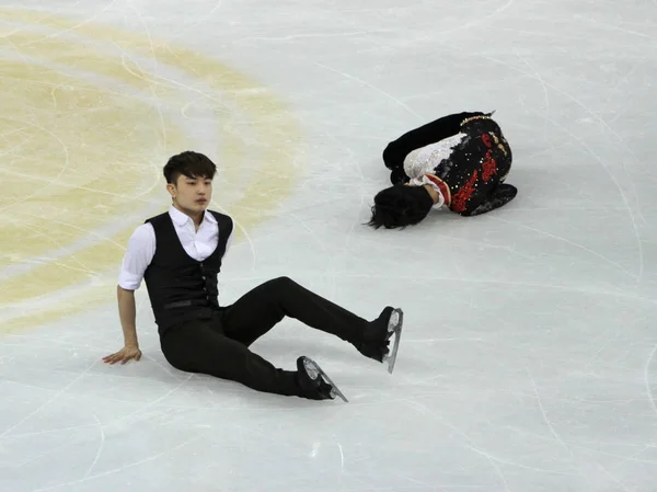 Hanyu Yuzuru Japón Espalda Yan Han China Caen Después Chocar —  Fotos de Stock