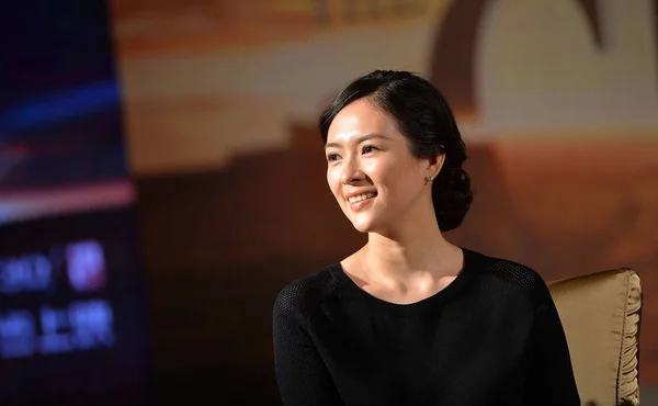 Китайская Актриса Чжан Цзыи Улыбается Время Пресс Конференции Посвященной Новому — стоковое фото