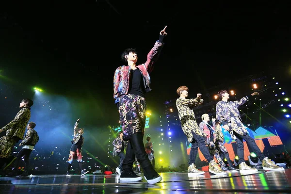 Surcoreano Chino Pop Boy Group Exo Realiza Concierto Gira Mundial —  Fotos de Stock