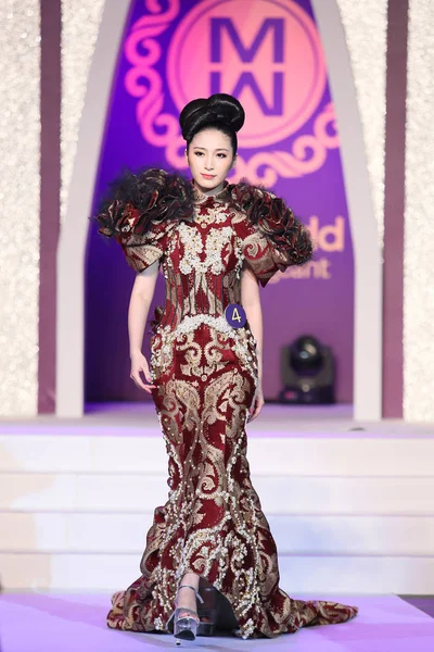 Concorrente Wang Qinyun Desfiles Durante Final 63Rd Miss World China — Fotografia de Stock