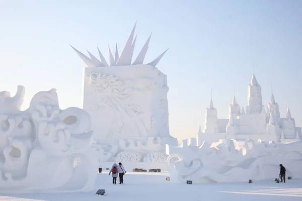 Готовые Скульптуры Можно Увидеть Преддверии Международной Выставки Искусства Снежной Скульптуры — стоковое фото