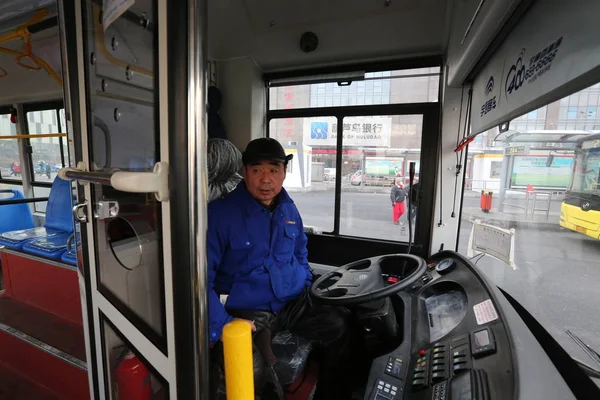 Una Puerta Blindada Está Equipada Autobús Para Proteger Los Conductores —  Fotos de Stock