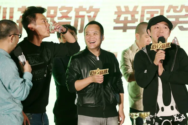 Chinese Director Ning Hao Center Laughs Next Actors Huang Right — Stock Photo, Image