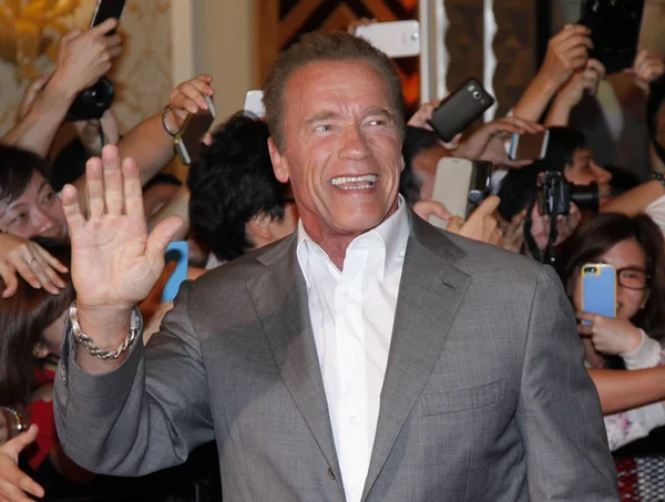 American Actor Arnold Schwarzenegger Waves Red Carpet Premiere His Movie — Stock Photo, Image