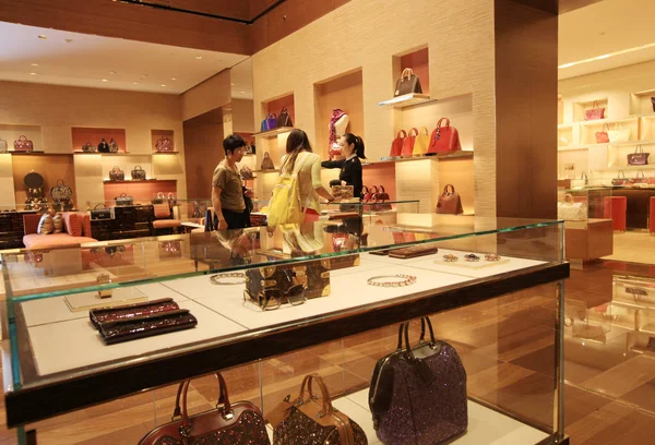Китайський Магазин Клієнтів Louis Vuitton Сумки Інші Продукти Бутік Шанхаї — стокове фото