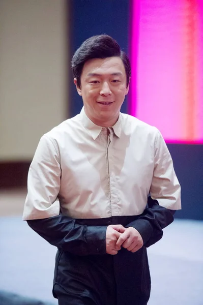 Čínský Herec Huang Představuje Tiskové Konferenci Pro Svůj Nový Film — Stock fotografie