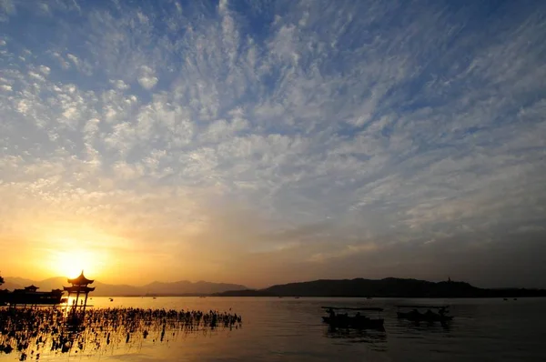 Vue Coucher Soleil Sur Lac Ouest Dans Ville Hangzhou Province — Photo