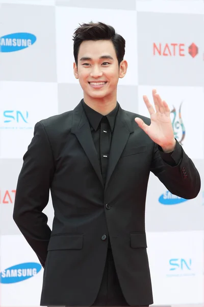 Actor Surcoreano Kim Soo Hyun Ondea Alfombra Roja Para Ceremonia — Foto de Stock
