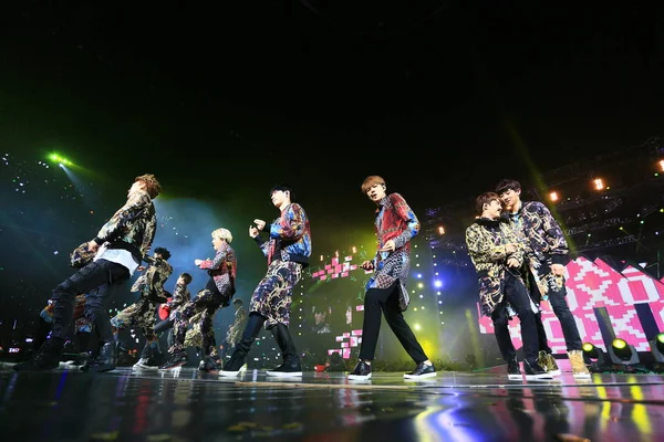 Surcoreano Chino Pop Boy Group Exo Realiza Concierto Gira Mundial —  Fotos de Stock