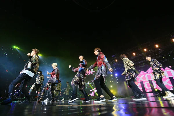 South Korean Kinesiska Pop Boy Gruppen Exo Utför Konserten Deras — Stockfoto
