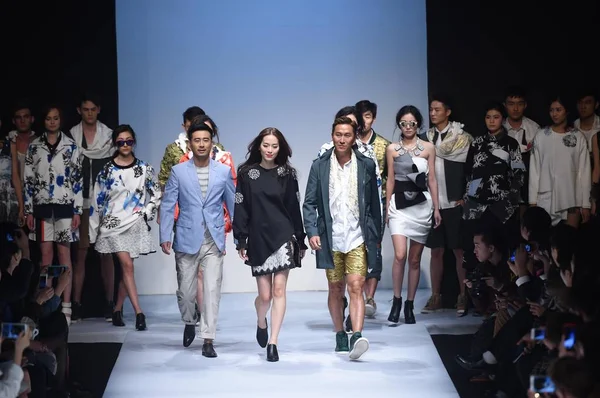 Hong Kong Színész Joe Tak Chung Jobb Modellek Megjeleníteni Alkotások — Stock Fotó