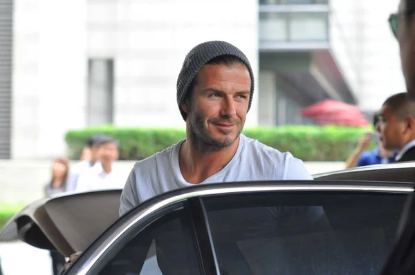 Superstar Sepak Bola Inggris David Beckham Keluar Dari Limosin Bentley — Stok Foto