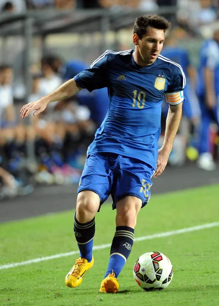 Lionel Messi Argentina Dribla Contra Hong Kong Durante Amistoso Futebol — Fotografia de Stock