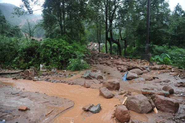 Debris Landslide Floods Caused Heavy Rain Pictured Dujiangyan City Southwest — Stock Photo, Image