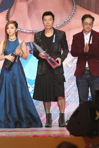 香港歌手グロリア唐チーリン圭 彼女の芸名 Gem よく知られている 左右の香港歌手アンディ 2014 メトロ ラジオのヒット音楽賞のプレゼンテーション 中国で 2014 — ストック写真