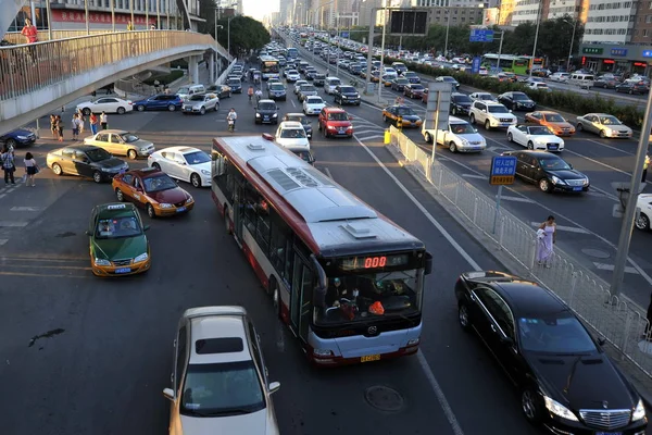 Vehicles Move Slowly Traffic Jam Road Ahead Mid Autumn Festival — Stock Photo, Image