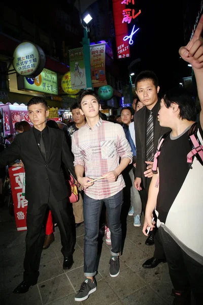 Южнокорейский Актёр Цзи Чан Центре Посетил Ночную Ярмарку Тайбэе Тайвань — стоковое фото