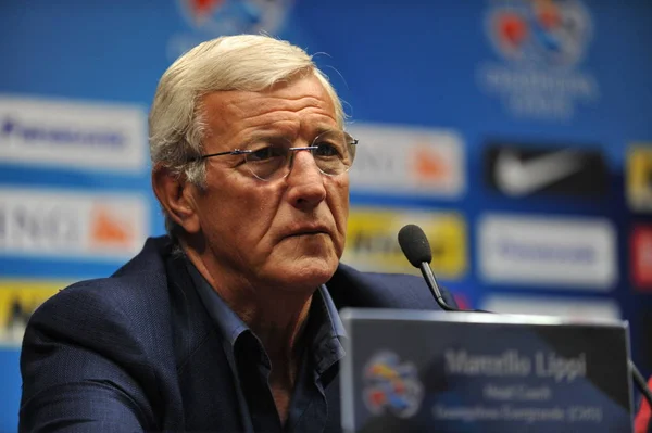 Treinador Principal Marcello Lippi Chinas Guangzhou Evergrande Ouve Uma Pergunta — Fotografia de Stock