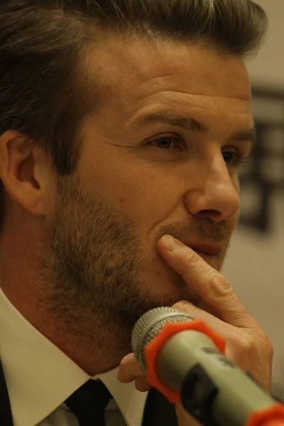Superstar Sepak Bola Inggris David Beckham Bereaksi Selama Konferensi Pers — Stok Foto