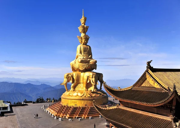 Utsikt Över Golden Buddha Staty Golden Summit Mount Emei Eller — Stockfoto