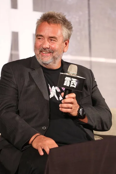 French Director Luc Besson Laughs Press Conference His Movie Lucy — Stock Photo, Image