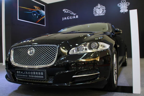 Haikou Bir Auto Show Sırasında Bir Jaguar Sedan Görünümü Güney — Stok fotoğraf